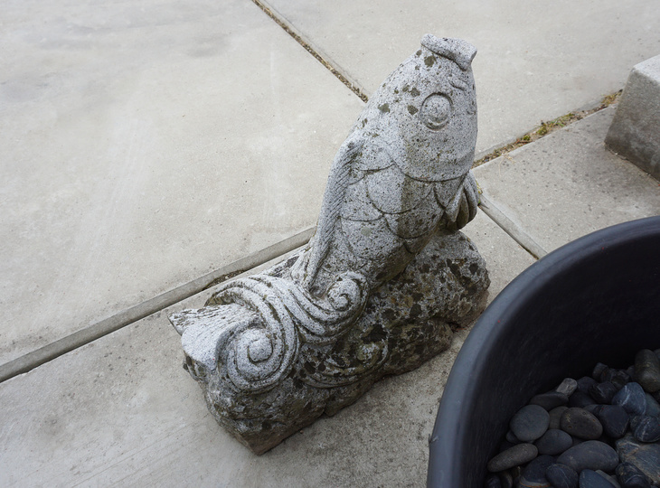 Koi Ishizo, Japanese Stone Koi Statue - YO07010187