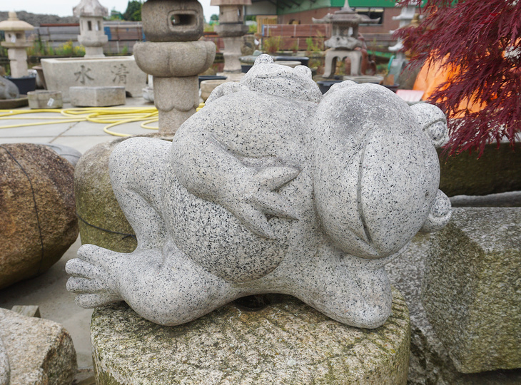 Koop Kaeru Ishizo, Japans Stenen Kikker Beeld te koop - YO07010191