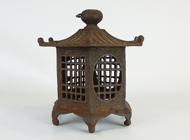 Anraku Tsutakazura Tsuridōrō, Japanese Antique Metal Lantern - YO23010126