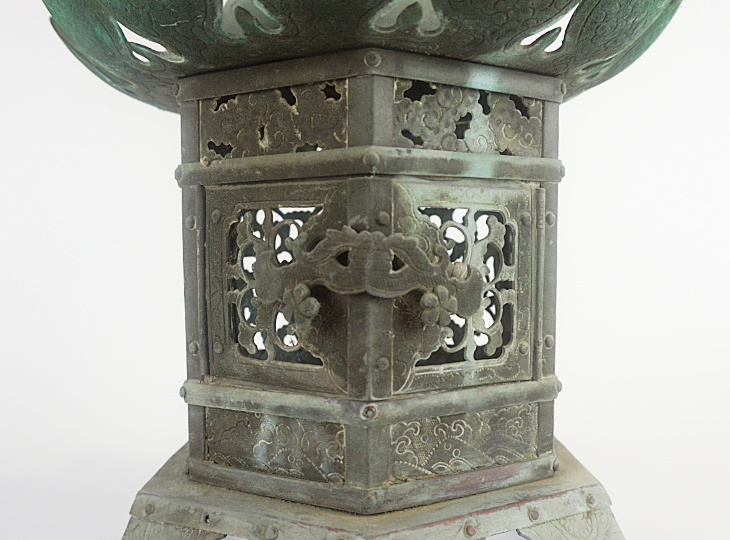 Hasu Tsuridōrō, Japanese Antique Metal Lantern - YO23010034