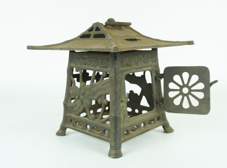 Himawari Tsuridōrō, Japanese Antique Metal Lantern - YO23010158