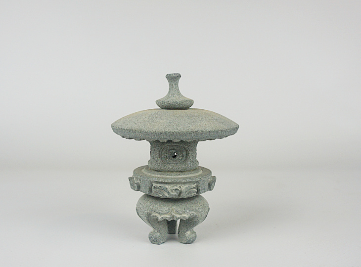 Maru Yukimi Gata Ishidōrō, Granite Miniature Lantern - YO23020005