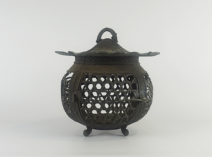 Marugata Tsuridōrō, Japanese Antique Metal Lantern - YO23010038