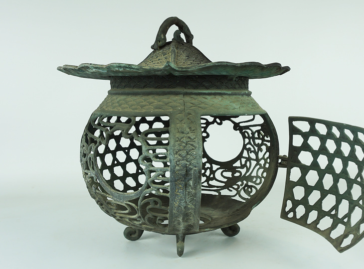 Marugata Tsuridōrō, Japanese Antique Metal Lantern - YO23010161
