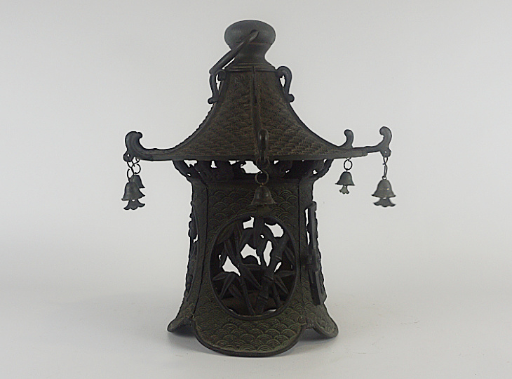 Ryū no Uroko Tsuridōrō, Japanese Antique Metal Lantern - YO23010043