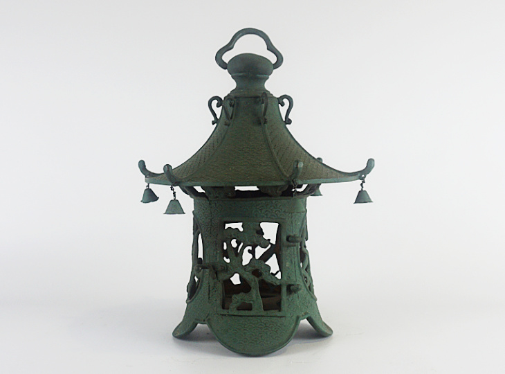 Ryu no Uroko Tsuridoro, Japanese Antique Metal Lantern - YO23010054