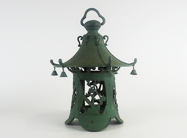 Ryū no Uroko Tsuridōrō, Japanese Antique Metal Lantern - YO23010054