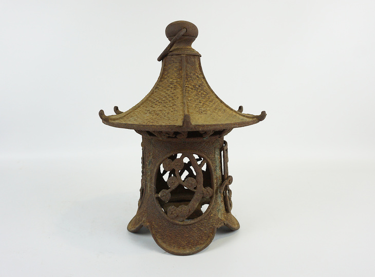 Ryū no Uroko Tsuridōrō, Japanese Antique Metal Lantern - YO23010149