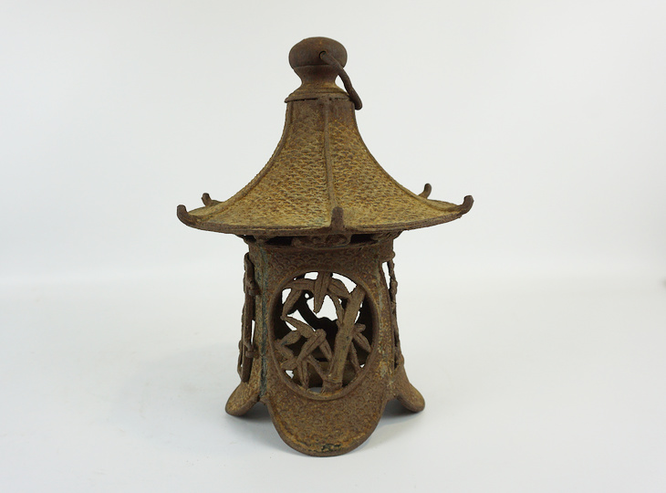 Ryū no Uroko Tsuridōrō, Japanese Antique Metal Lantern - YO23010149