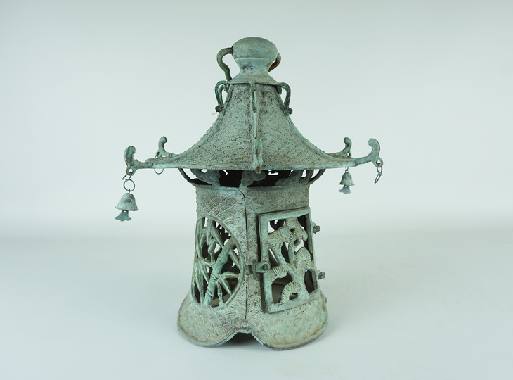 Ryu no Uroko Tsuridoro, Japanese Antique Metal Lantern - YO23010160
