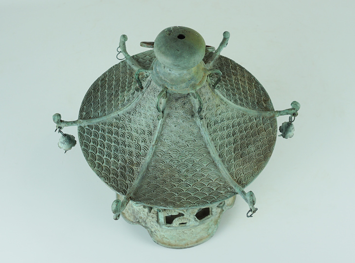 Ryū no Uroko Tsuridōrō, Japanese Antique Metal Lantern - YO23010160