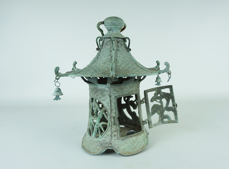 Ryū no Uroko Tsuridōrō, Japanse Antieke Metalen Lantaarn - YO23010160