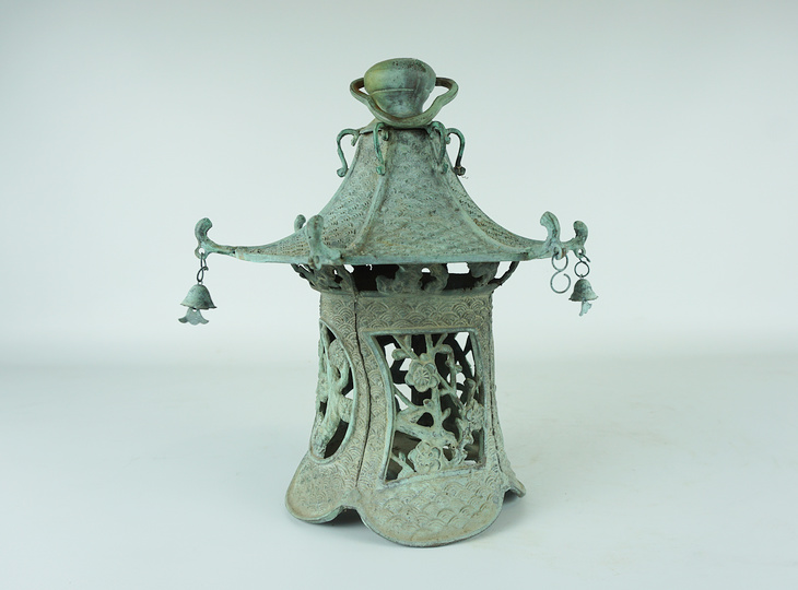 Ryū no Uroko Tsuridōrō, Japanse Antieke Metalen Lantaarn - YO23010160