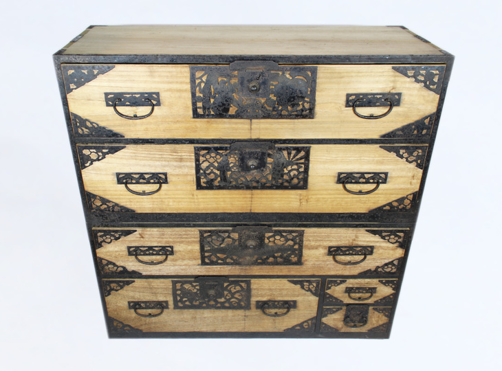 Isho Tansu Cabinet, Antique Japanese Furniture - YO25010013