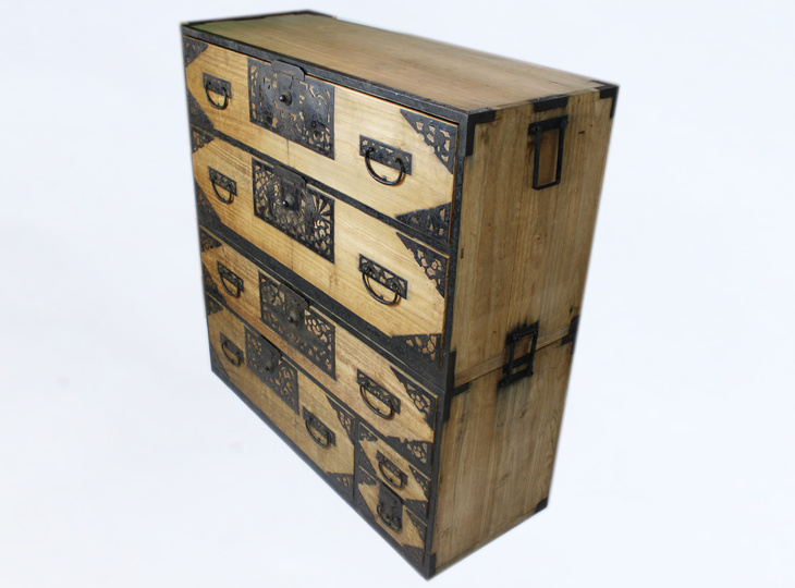 Isho Tansu Cabinet, Antique Japanese Furniture - YO25010013