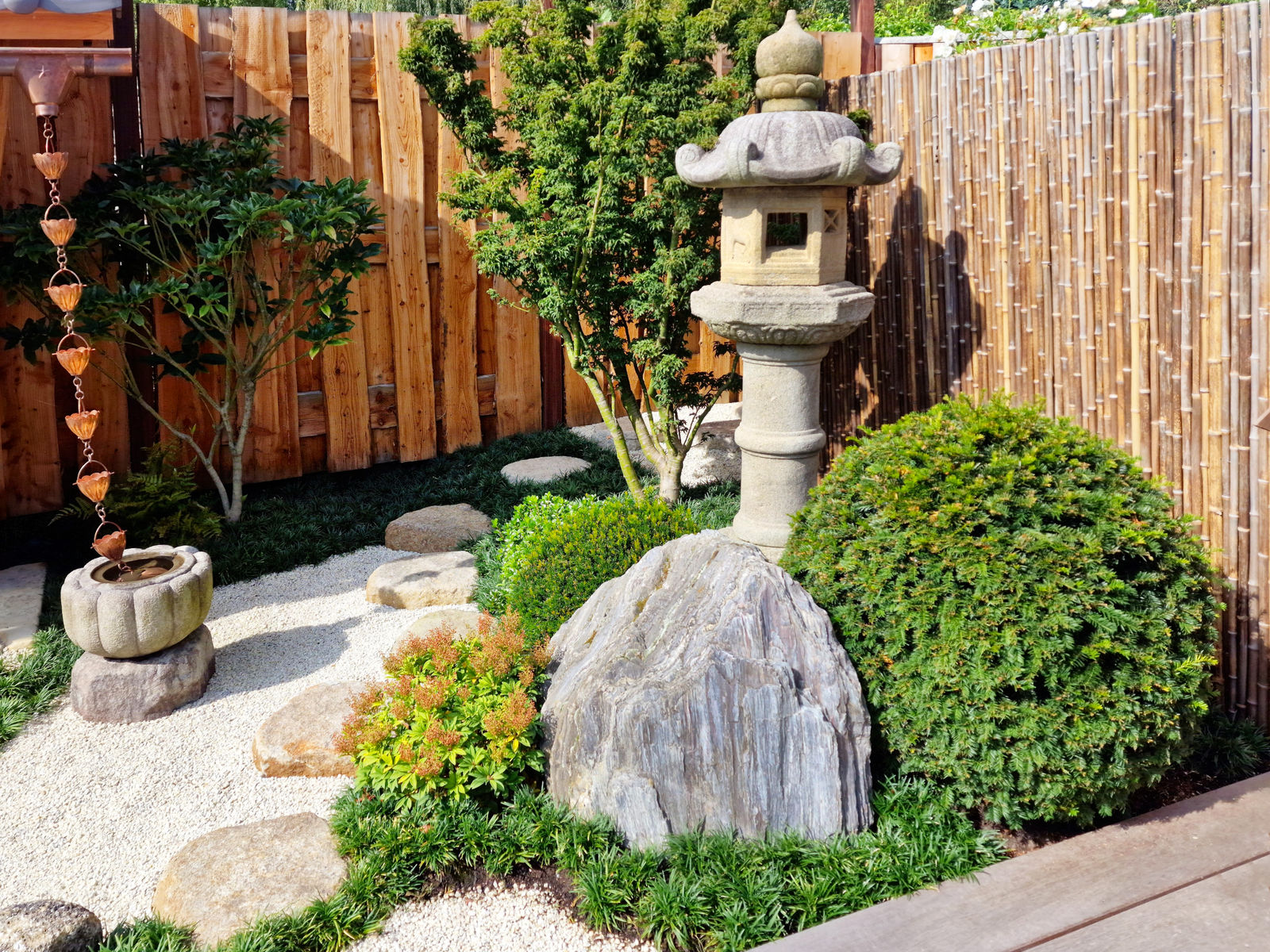 Landscape Japanese Garden Stone Lantern for Sale, Kasuga Tachidoro Rock Stepping Stones